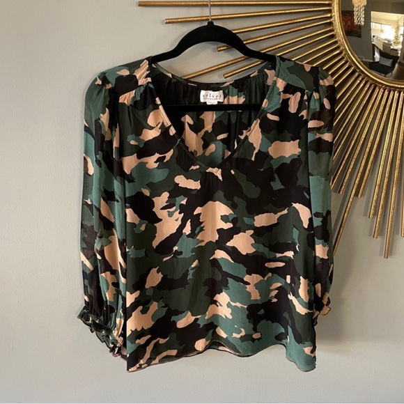 Velvet Uli Camo Blouse - Picture 3 of 7